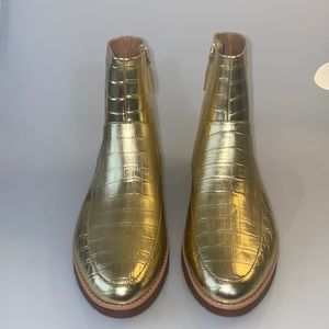Fitflop Kinbey Gold Ankle Boot Size 9 NWT Croc Embossed Leather